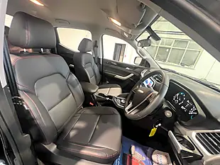 Used 2023 Maxus T90 Pick-Up Black - Interior and Exterior details 15