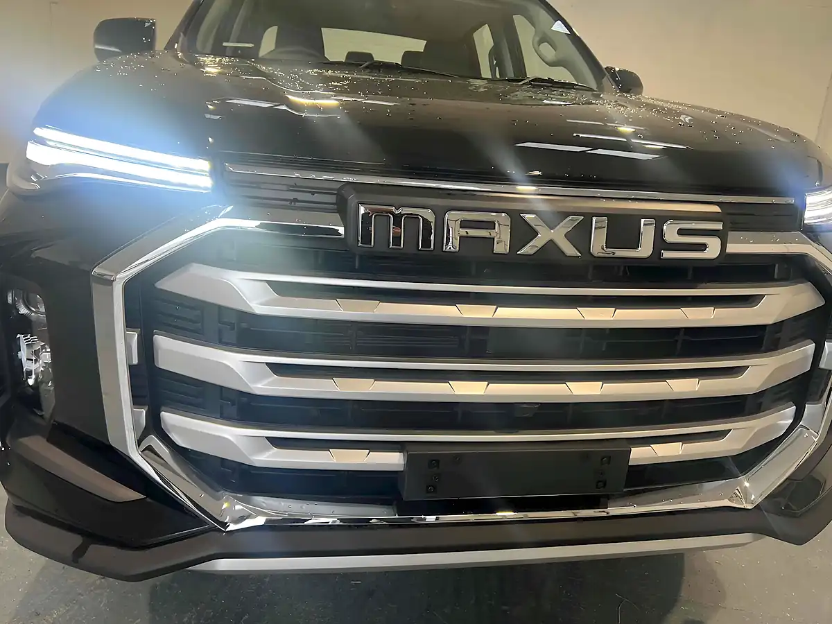 Used 2023 Maxus T90 Pick-Up Black - Interior and Exterior details 18