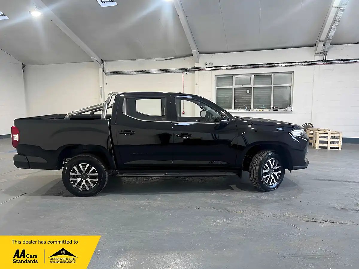 Used 2023 Maxus T90 Pick-Up Black - Interior and Exterior details 2