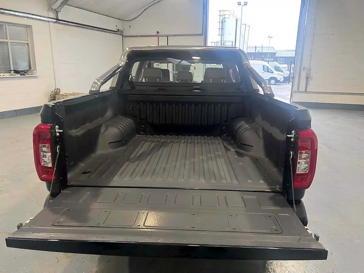 Used 2023 Maxus T90 Pick-Up Black - Interior and Exterior details 20
