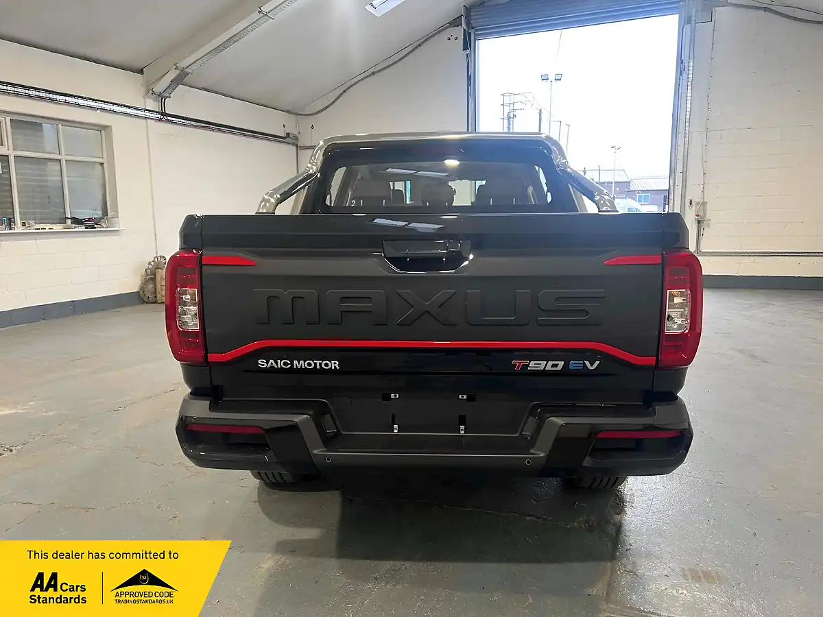 Used 2023 Maxus T90 Pick-Up Black - Interior and Exterior details 4