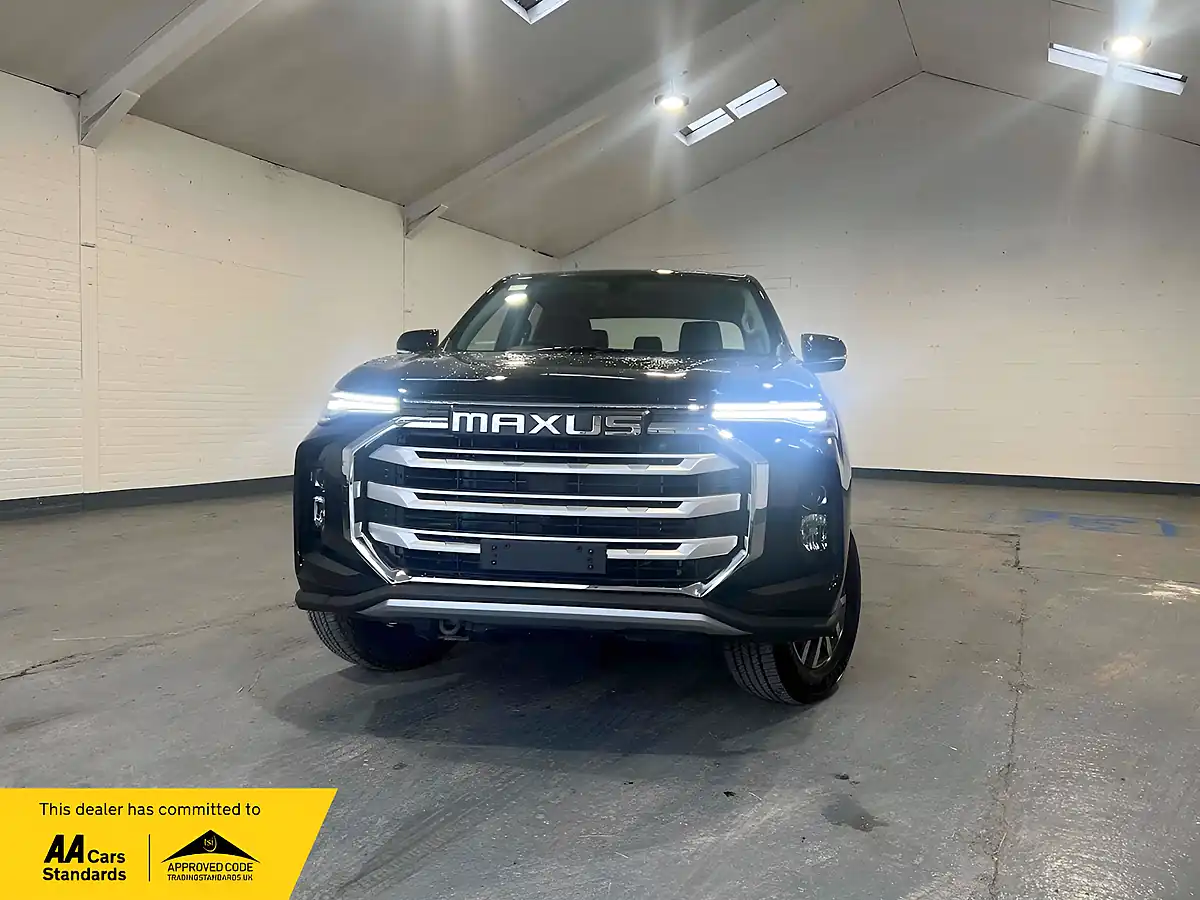 Used 2023 Maxus T90 Pick-Up Black - Interior and Exterior details 8