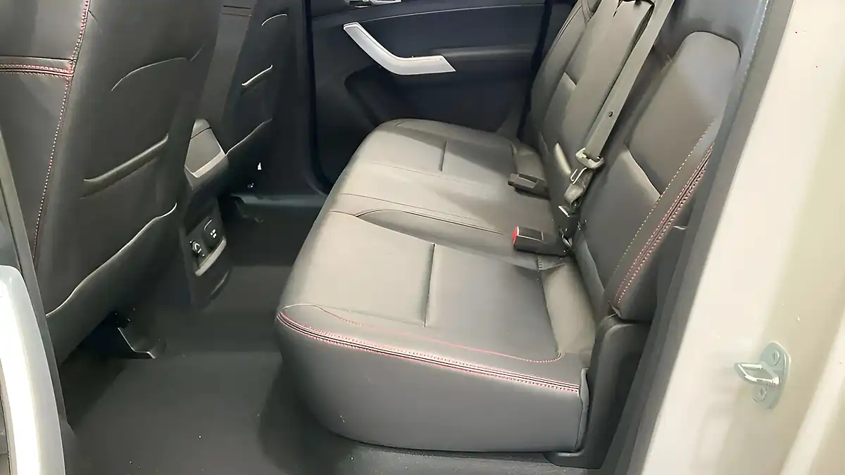 Used 2023 Maxus T90ev Elite White - Interior and Exterior details 12