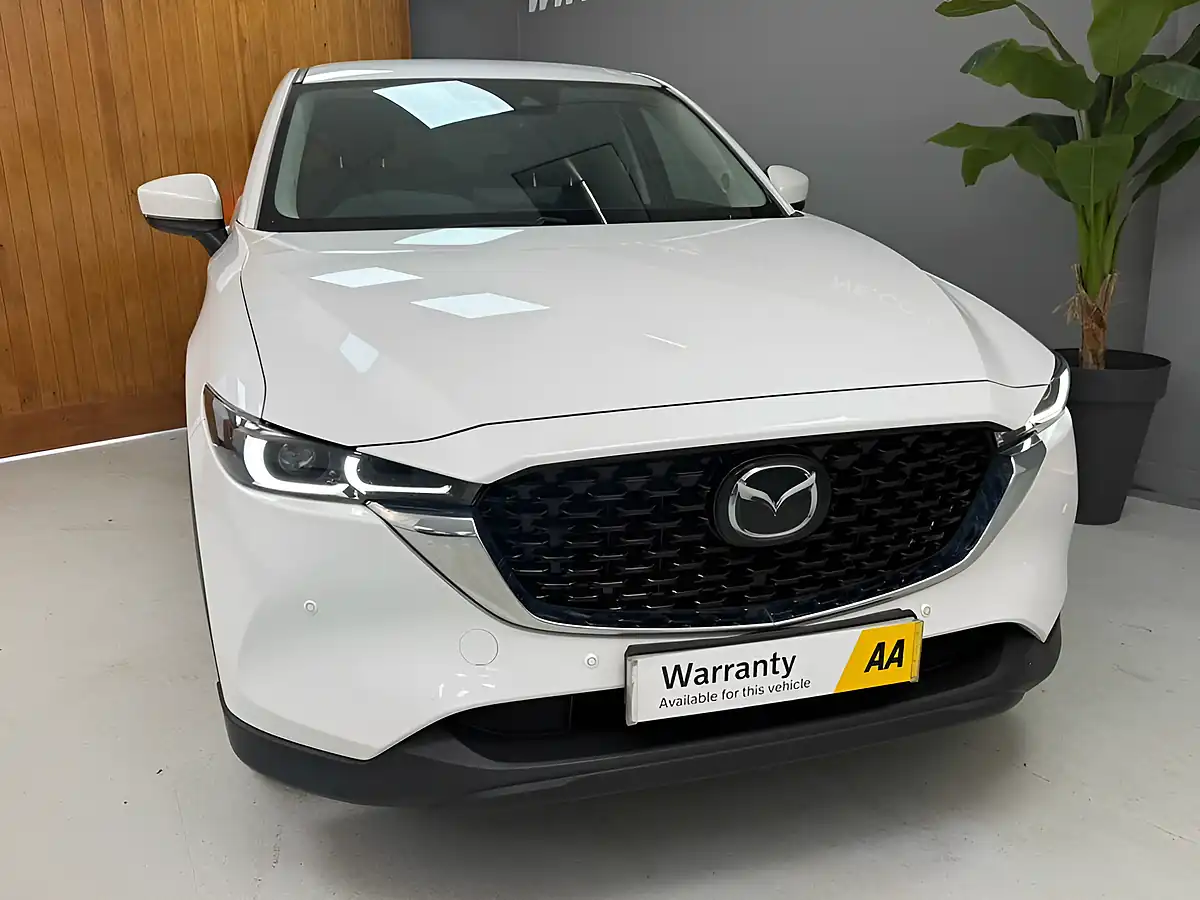 Used 2023 Mazda CX-5 Se-L White - Interior and Exterior details 14