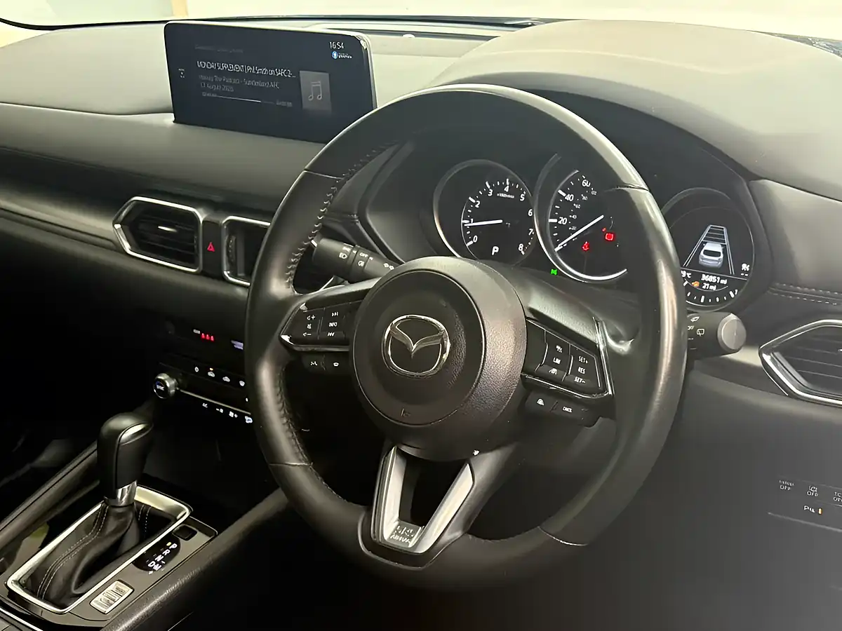 Used 2023 Mazda CX-5 Se-L White - Interior and Exterior details 2