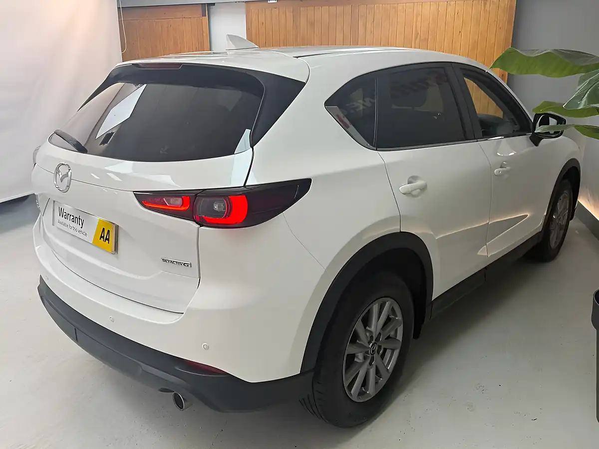 Used 2023 Mazda CX-5 Se-L White - Interior and Exterior details 6