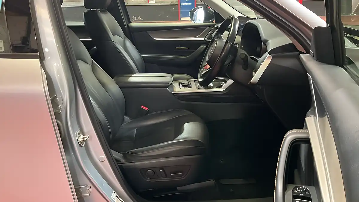Used 2023 Mazda CX-60 Homura Silver - Interior and Exterior details 9