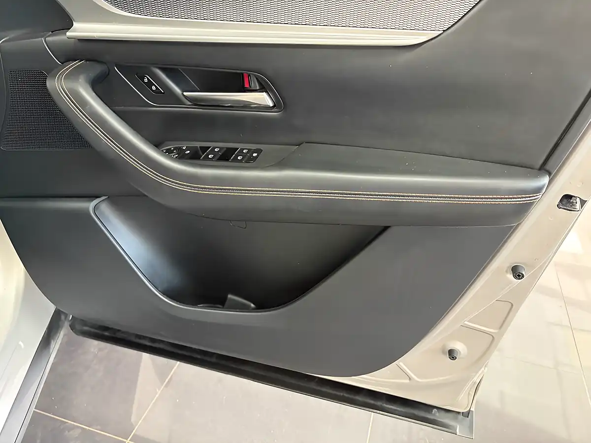 Used 2023 Mazda CX-60 Homura Silver - Interior and Exterior details 15