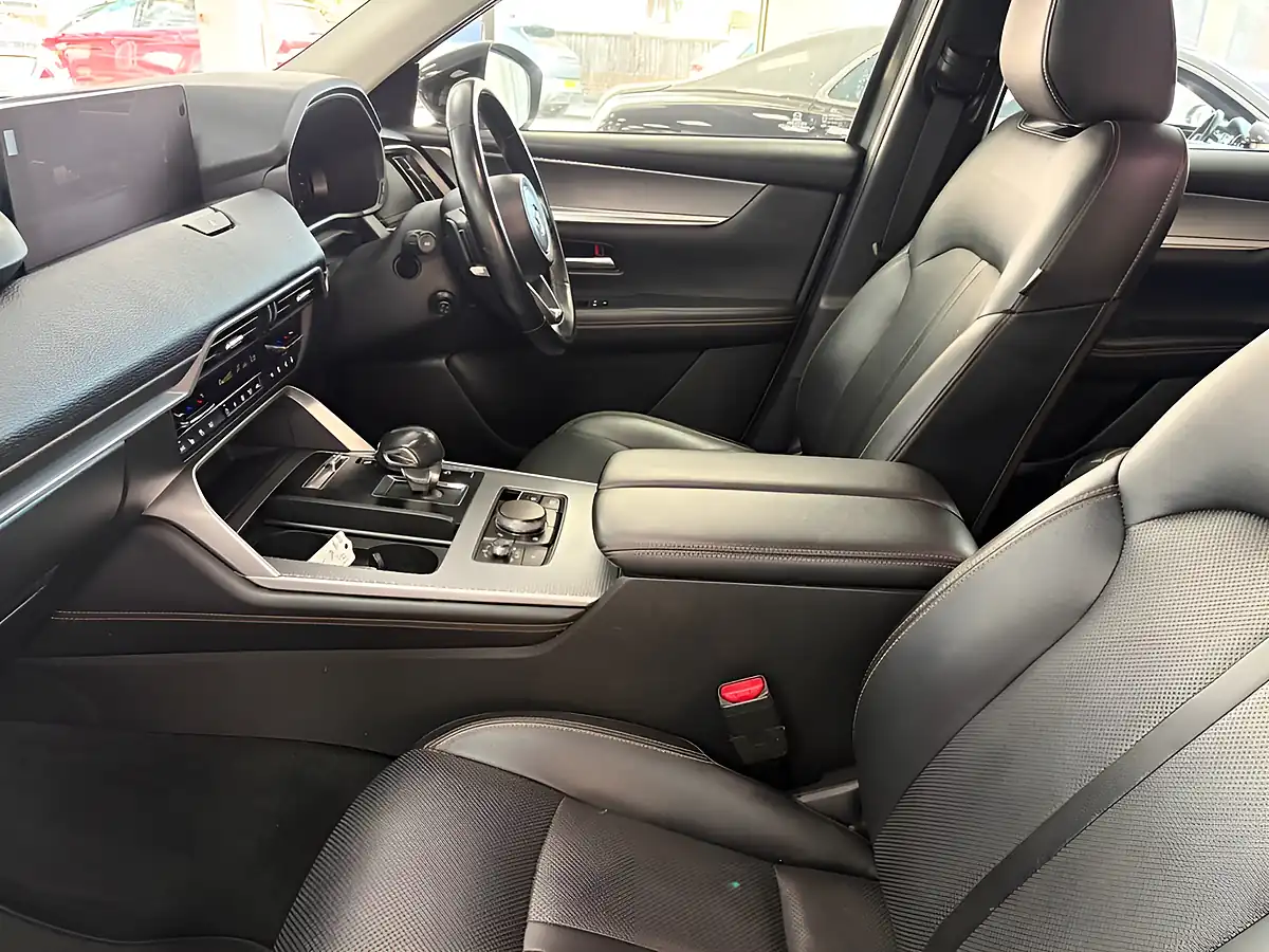 Used 2023 Mazda CX-60 Homura Silver - Interior and Exterior details 16