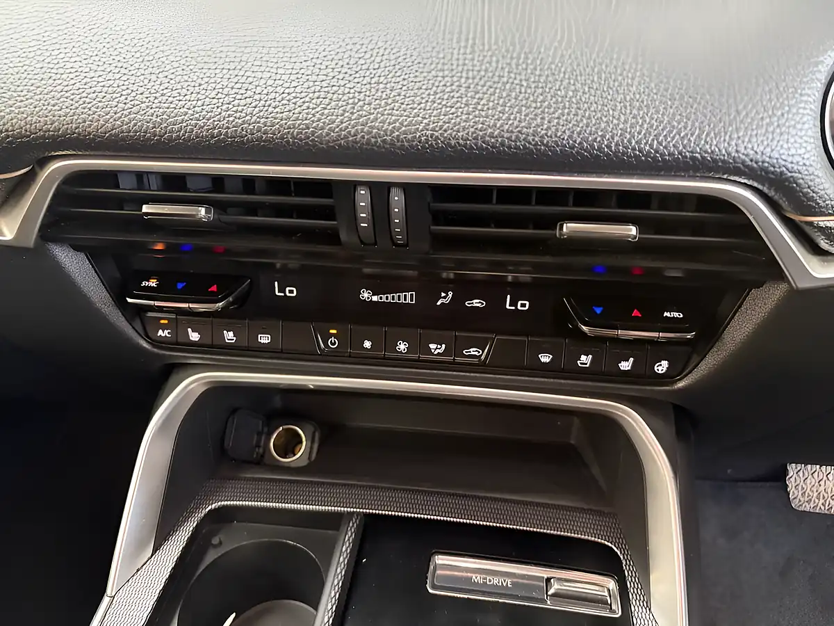 Used 2023 Mazda CX-60 Homura Silver - Interior and Exterior details 18