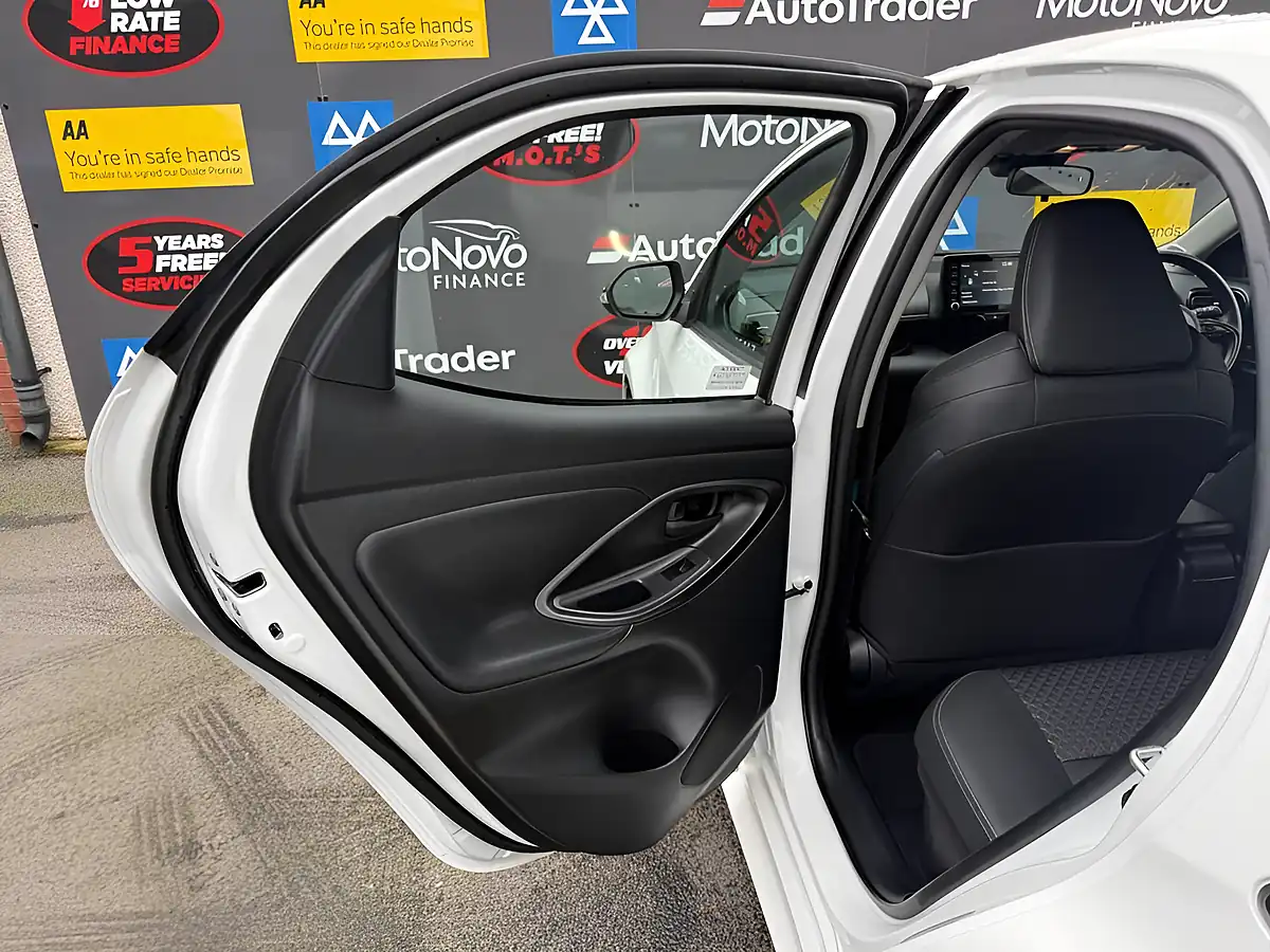 Used 2023 Mazda Mazda2 Agile White - Interior and Exterior details 17