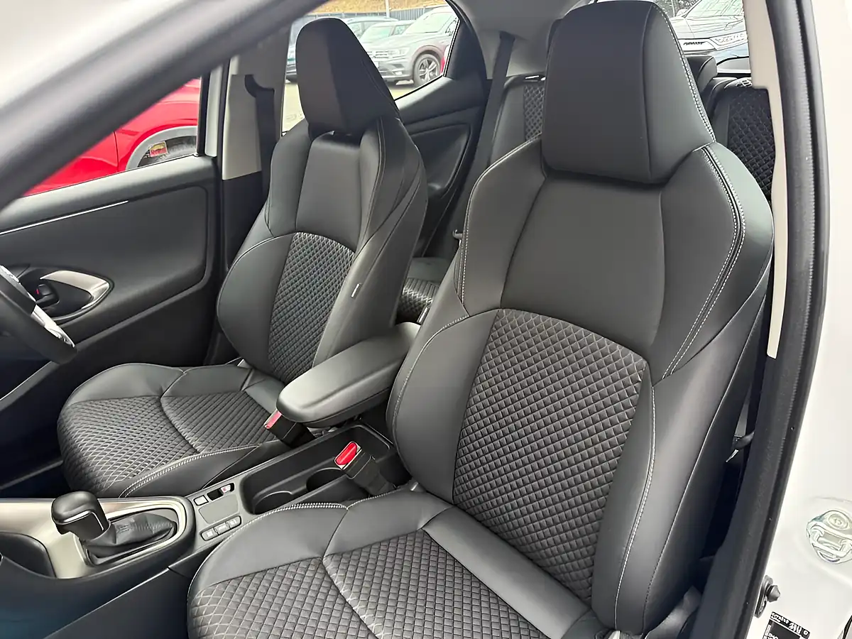 Used 2023 Mazda Mazda2 Agile White - Interior and Exterior details 19