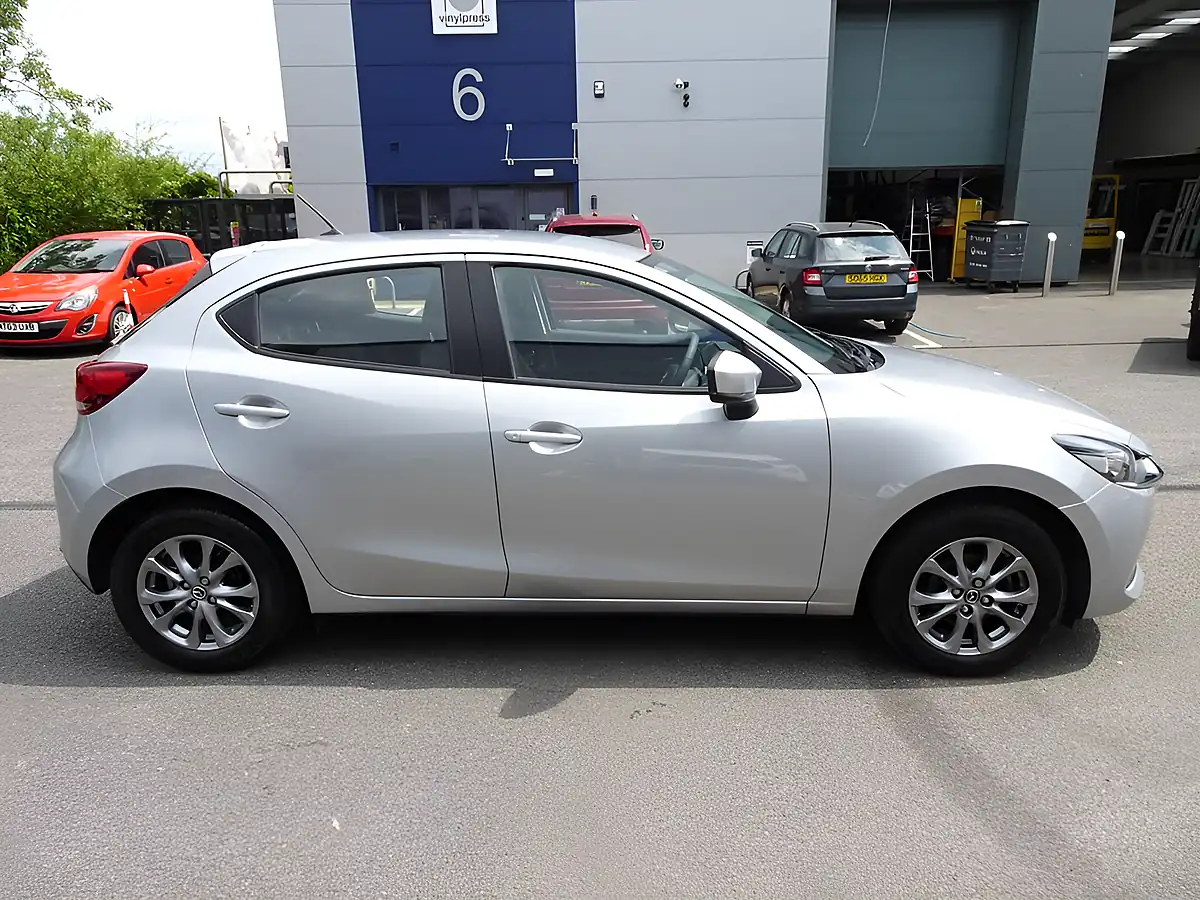 Used 2023 Mazda Mazda2 Se-L Sonic Silver - Interior and Exterior details 11