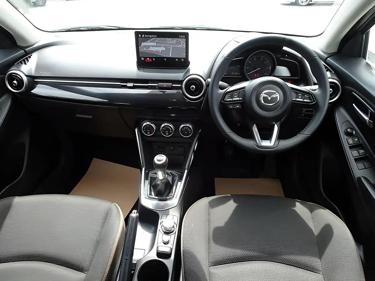 Used 2023 Mazda Mazda2 Se-L Sonic Silver - Interior and Exterior details 6