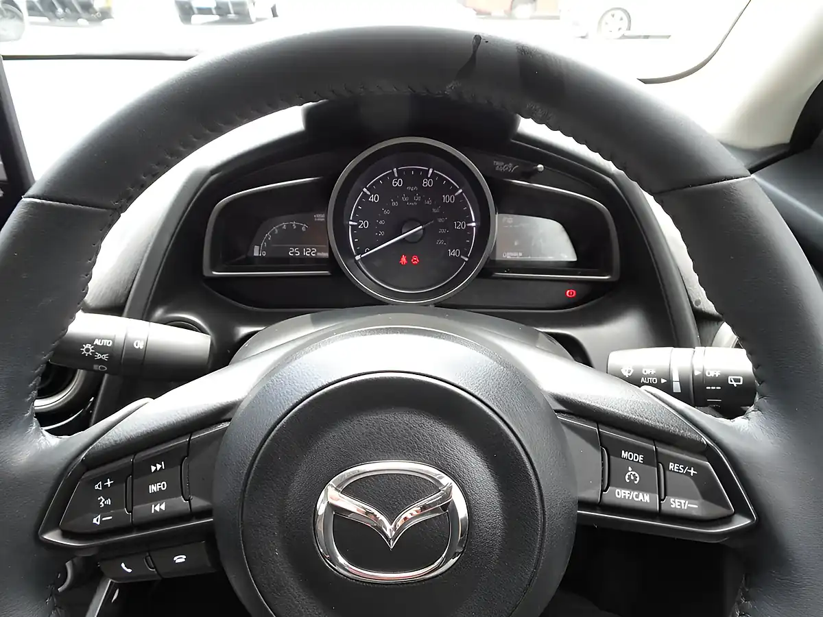 Used 2023 Mazda Mazda2 Se-L Sonic Silver - Interior and Exterior details 7