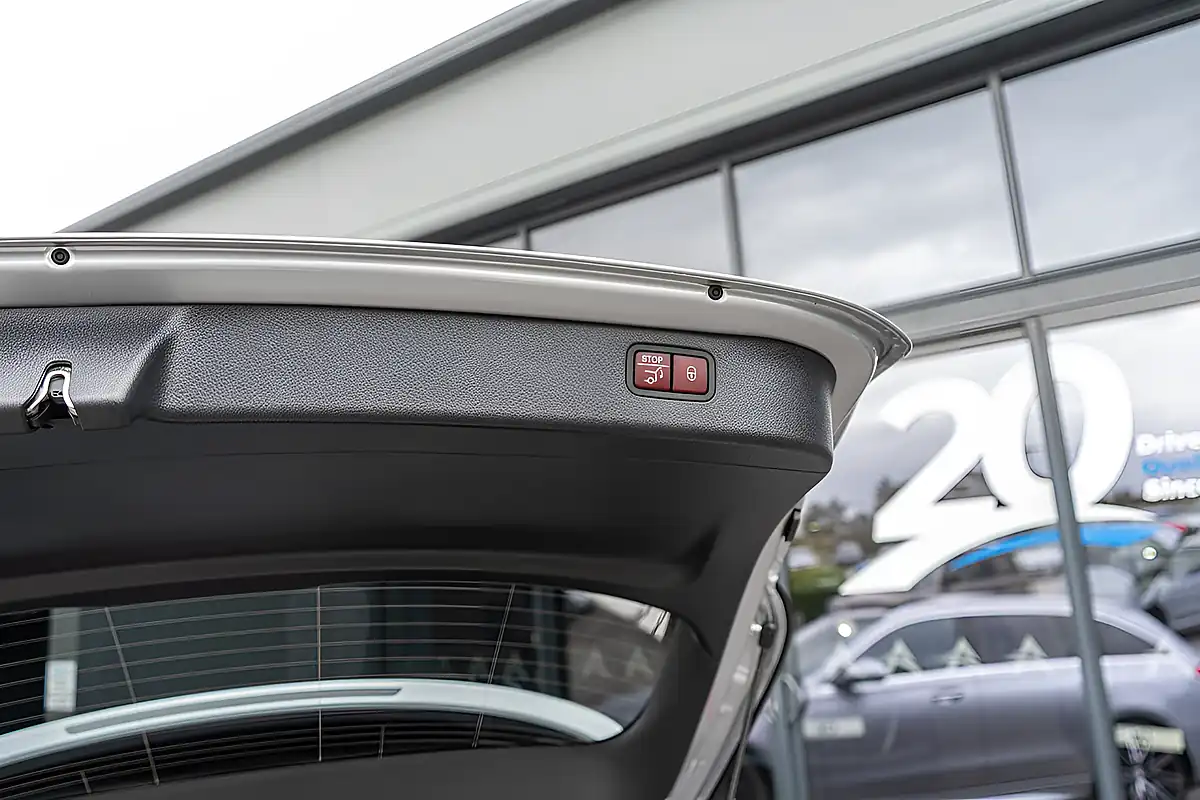 Used 2023 Mercedes-Benz C Class Premium Plus High Tech Silver - Interior and Exterior details 18