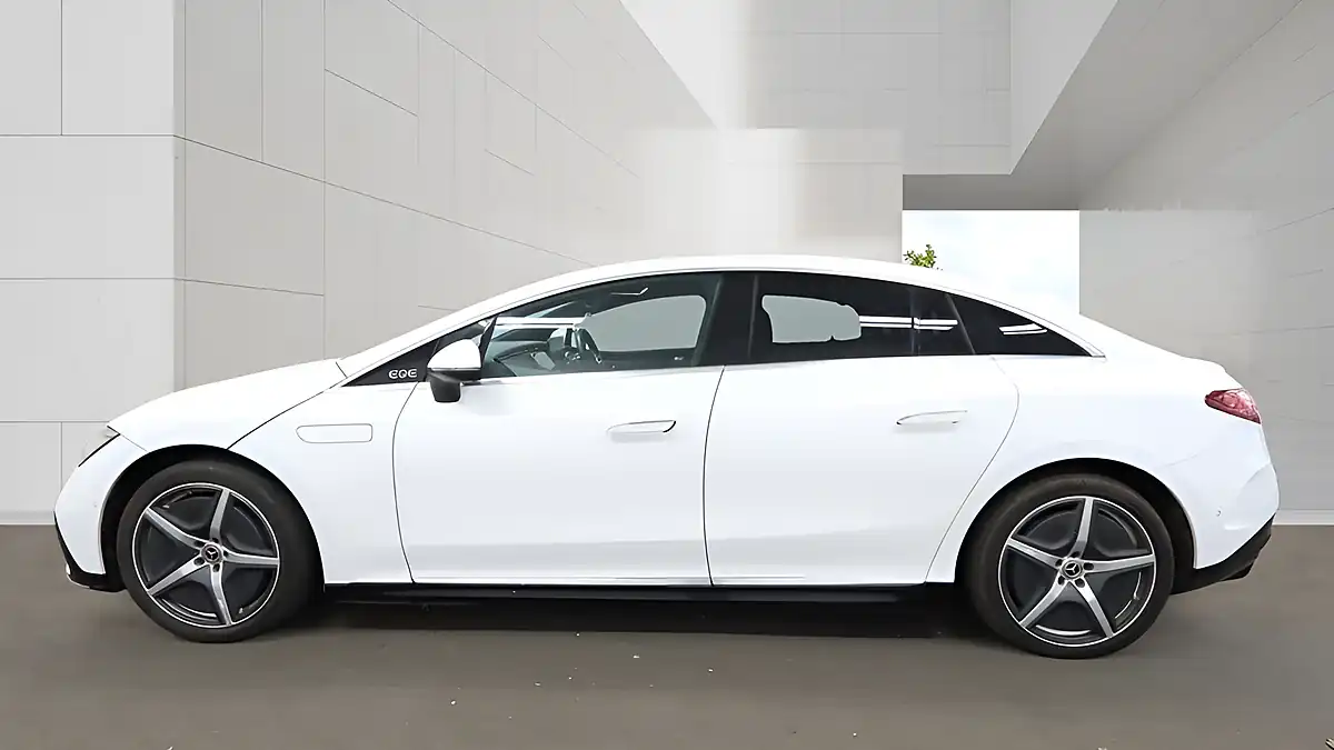 Used 2023 Mercedes-Benz Eqe AMG Line (premium) White - Interior and Exterior details 6