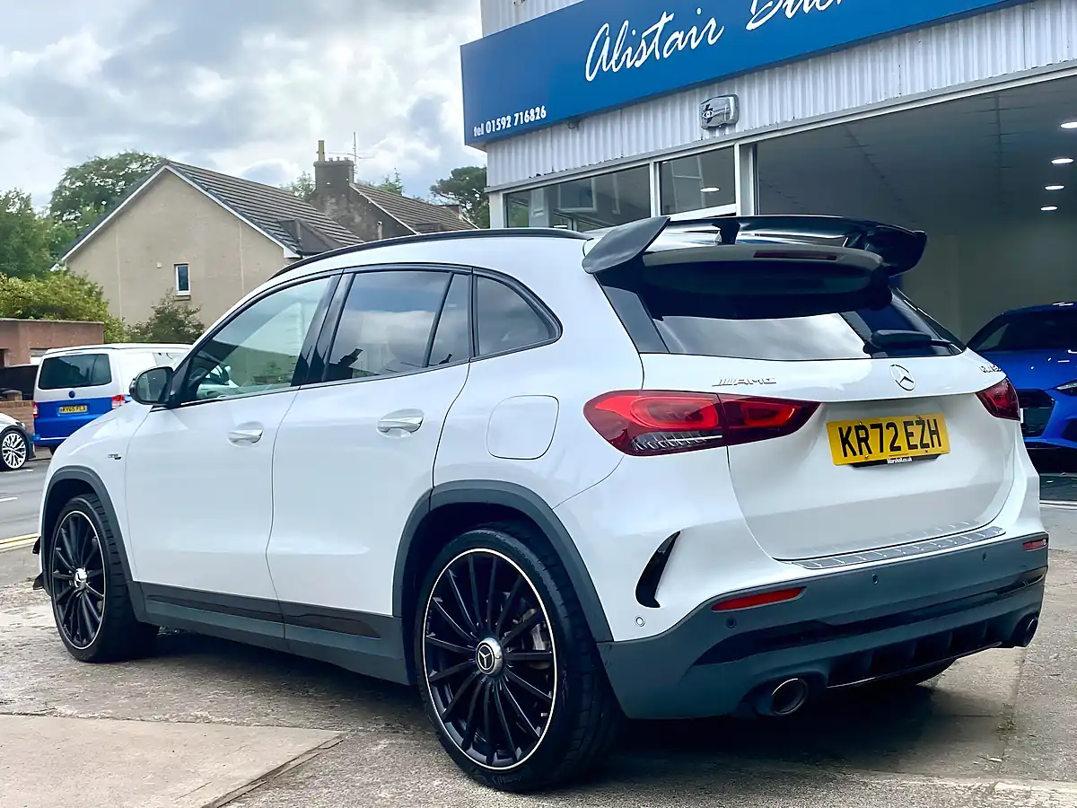Used 2023 Mercedes-Benz Gla Premium Plus White - Interior and Exterior details 4