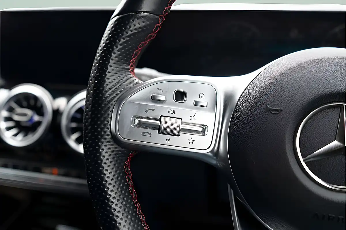 Used 2023 Mercedes-Benz Glb AMG Line (executive) Blue - Interior and Exterior details 11