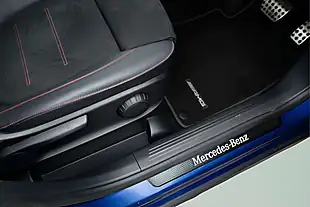 Used 2023 Mercedes-Benz Glb AMG Line (executive) Blue - Interior and Exterior details 17