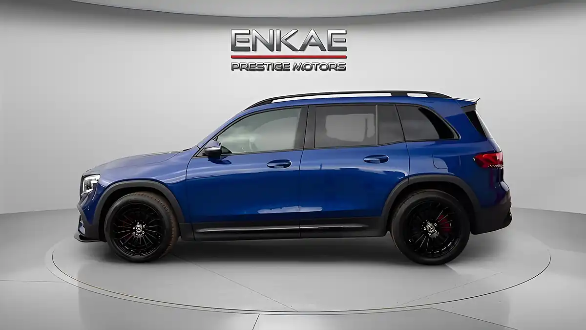 Used 2023 Mercedes-Benz Glb AMG Line (executive) Blue - Interior and Exterior details 7