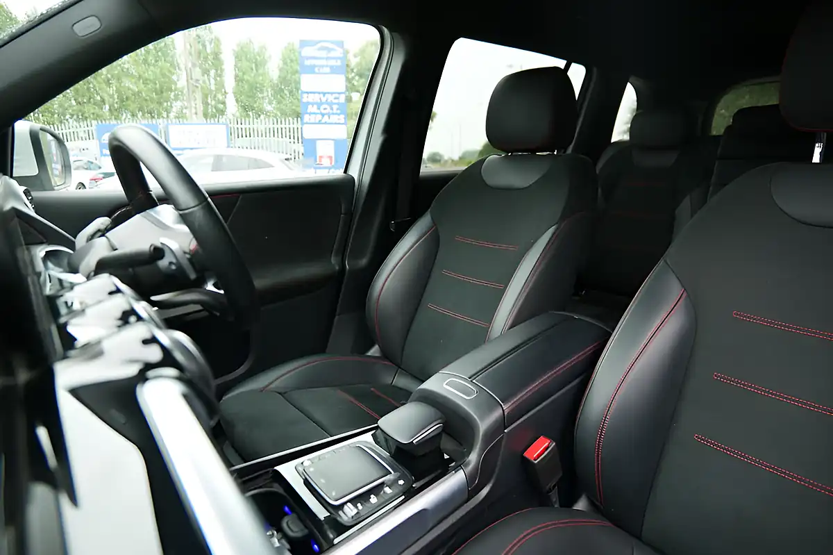 Used 2023 Mercedes-Benz Glb AMG Line (executive) Digital White - Interior and Exterior details 2