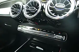 Used 2023 Mercedes-Benz Glb AMG Line (executive) Digital White - Interior and Exterior details 7
