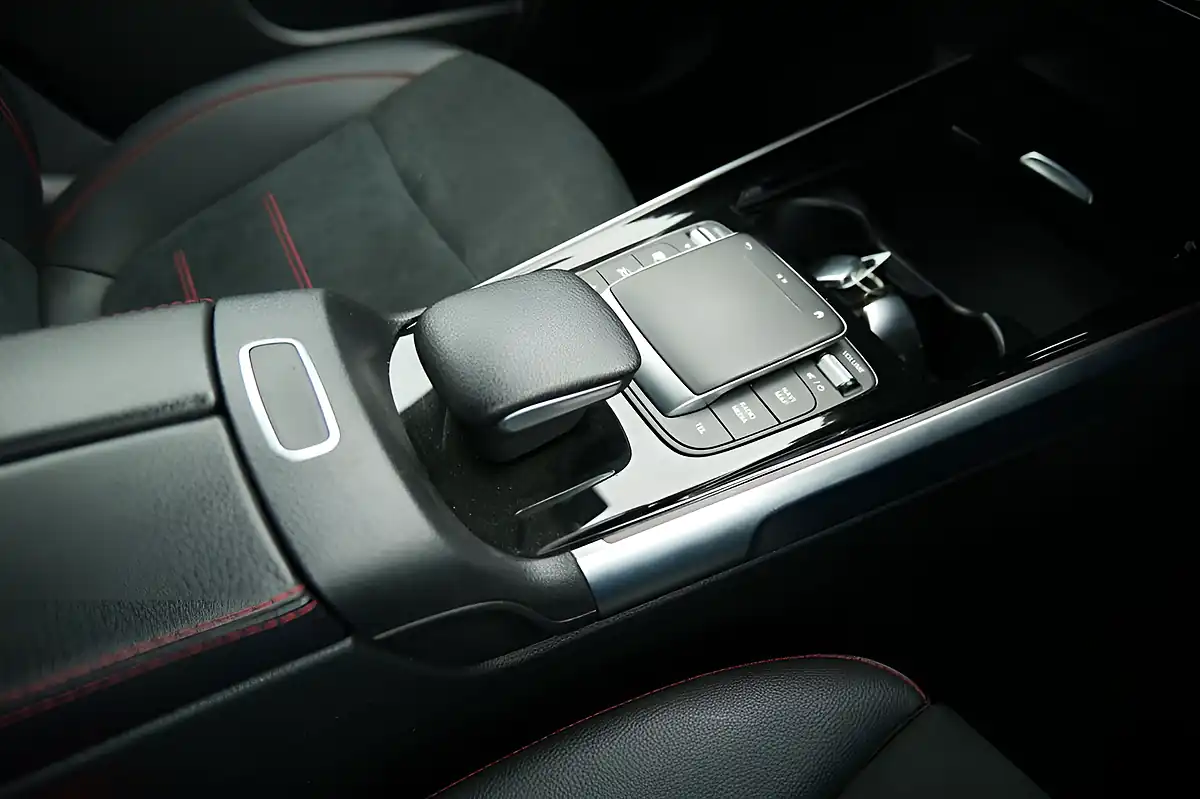 Used 2023 Mercedes-Benz Glb AMG Line (executive) Digital White - Interior and Exterior details 8