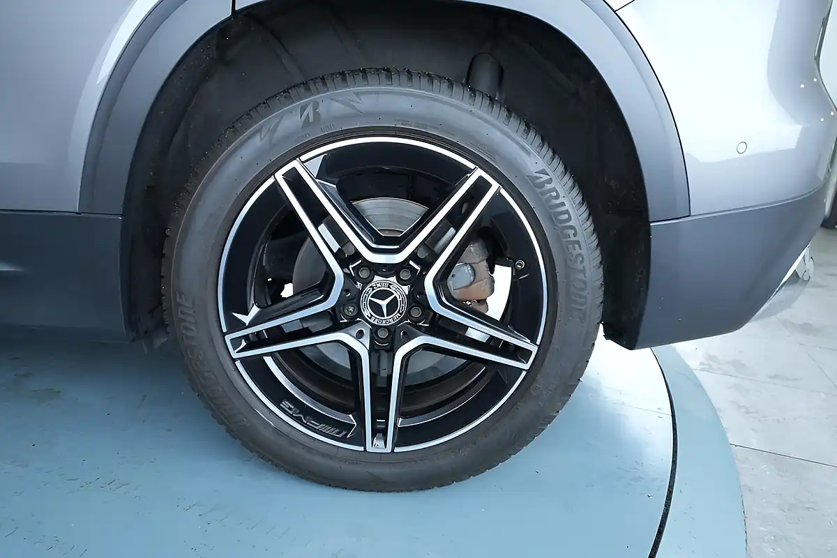Used 2023 Mercedes-Benz Glb AMG Line Executive Grey - Interior and Exterior details 14