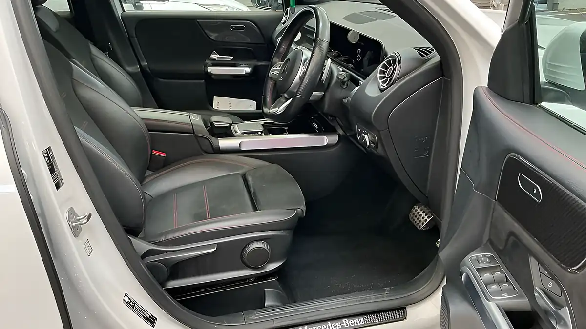 Used 2023 Mercedes-Benz Glb AMG Line (executive) White - Interior and Exterior details 2
