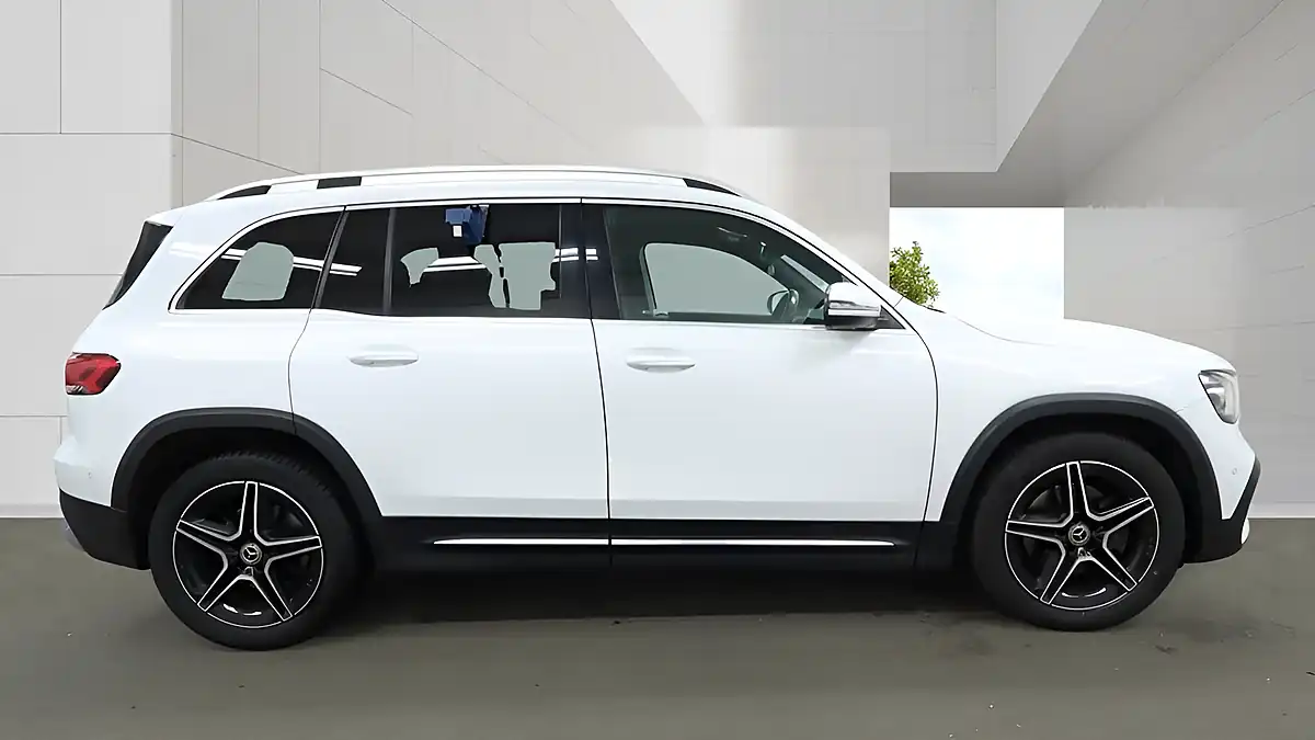 Used 2023 Mercedes-Benz Glb AMG Line (executive) White - Interior and Exterior details 8
