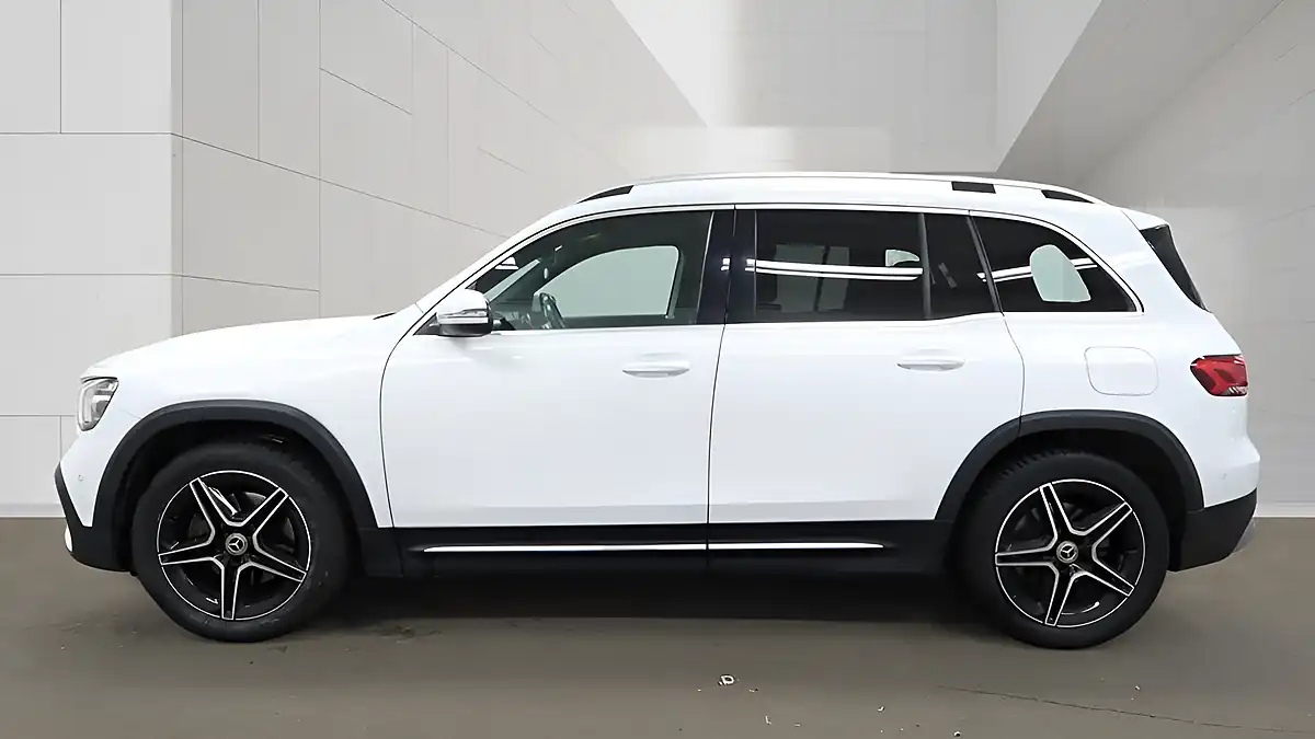 Used 2023 Mercedes-Benz Glb AMG Line (executive) White - Interior and Exterior details 9