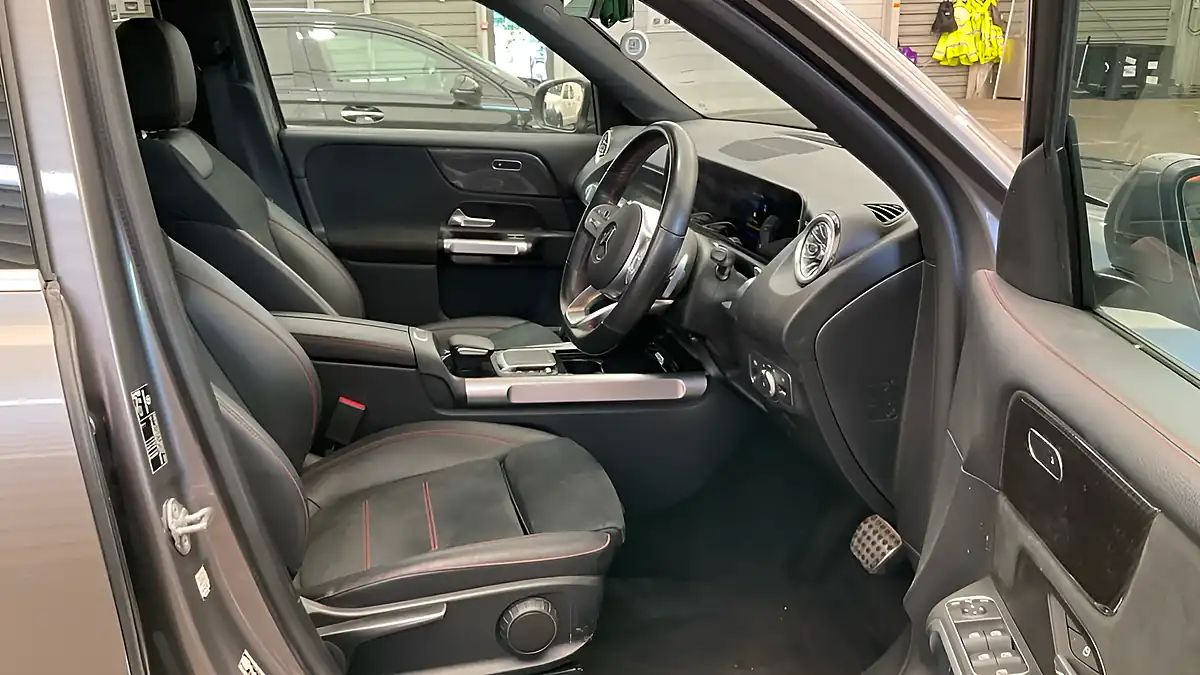 Used 2023 Mercedes-Benz Glb AMG Line (premium) Grey - Interior and Exterior details 7