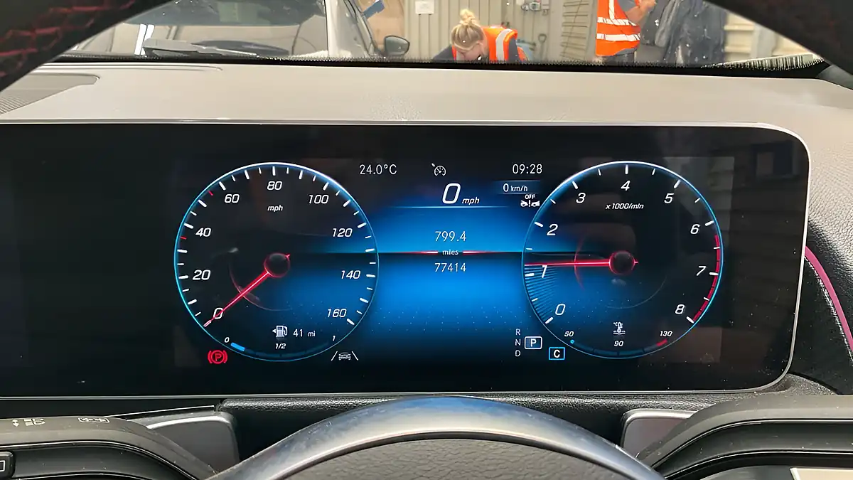 Used 2023 Mercedes-Benz Glb AMG Line (premium) Grey - Interior and Exterior details 9