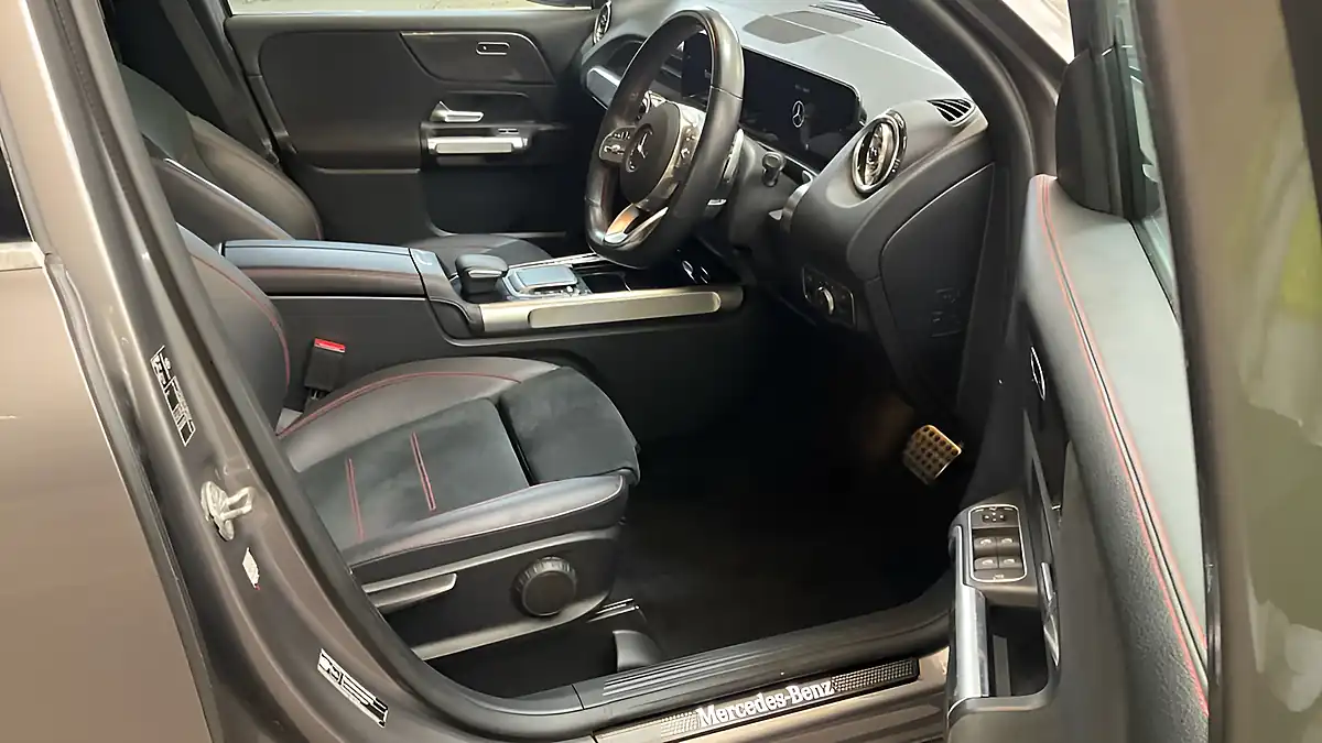 Used 2023 Mercedes-Benz Glb AMG Line (premium) Grey - Interior and Exterior details 7