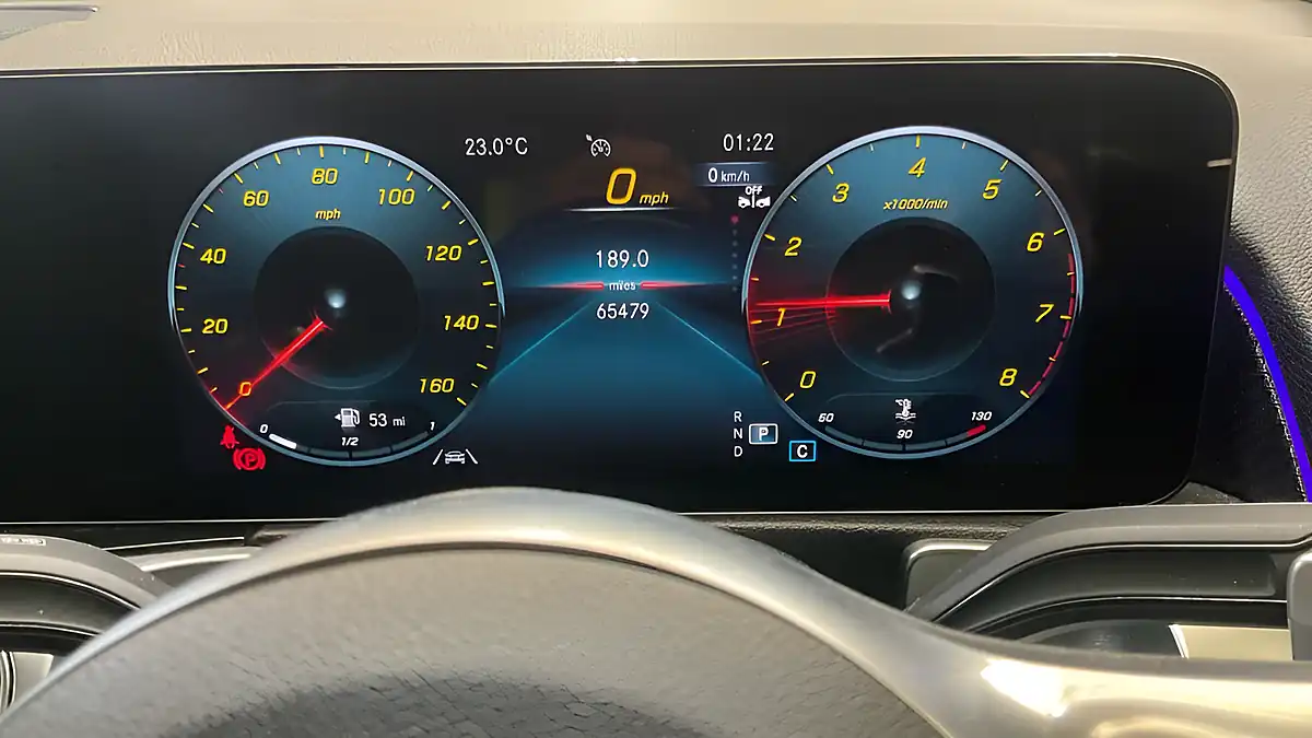 Used 2023 Mercedes-Benz Glb AMG Line (premium) Grey - Interior and Exterior details 9