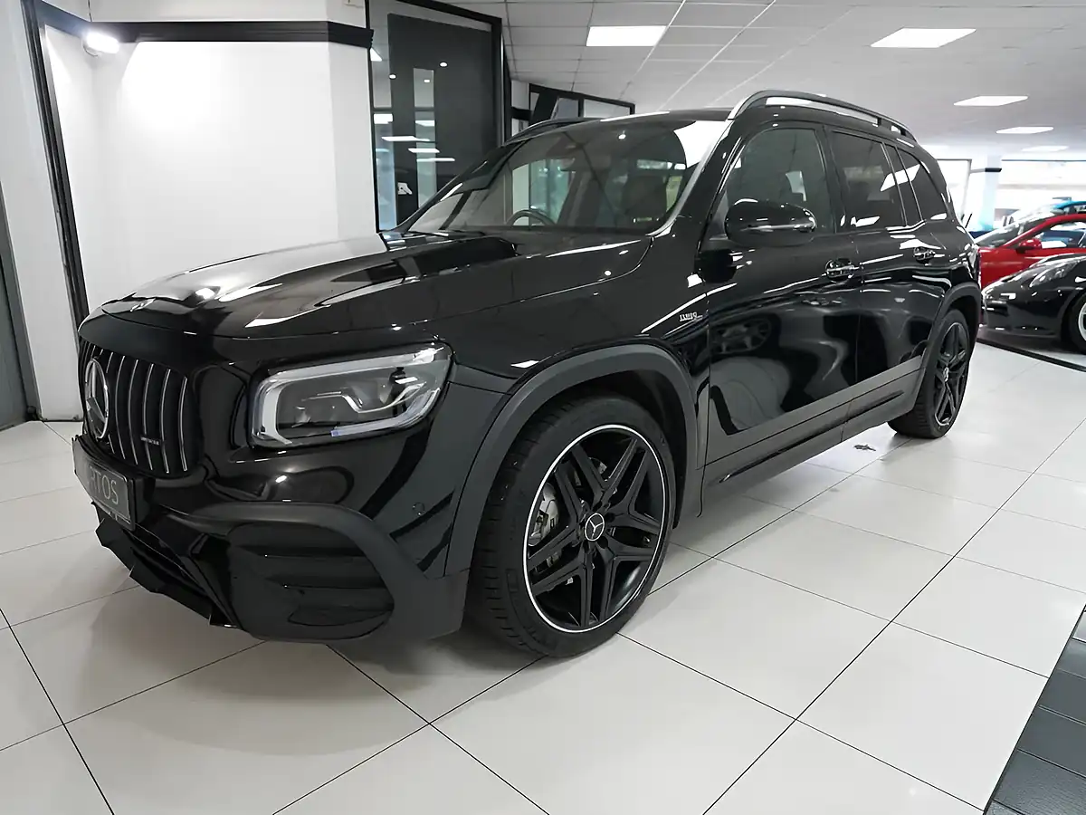 Used 2023 Mercedes-Benz Glb Premium Plus Cosmos Black - Interior and Exterior details 4