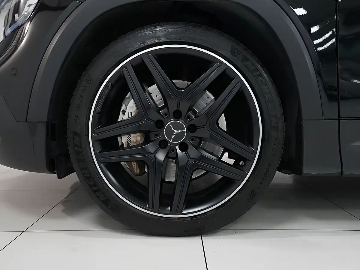 Used 2023 Mercedes-Benz Glb Premium Plus Cosmos Black - Interior and Exterior details 5