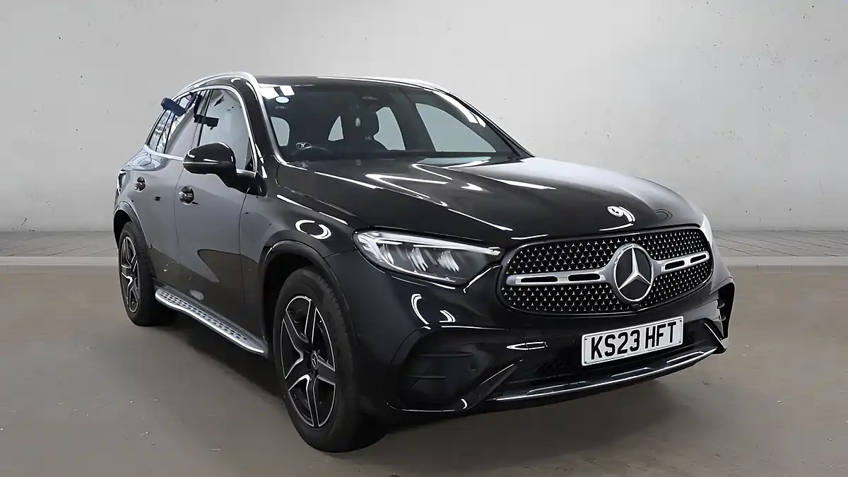 Used 2023 Mercedes-Benz Glc AMG Line Black - Front View