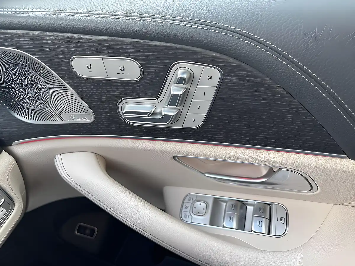 Used 2023 Mercedes-Benz Gls Night Edition Blue - Interior and Exterior details 14