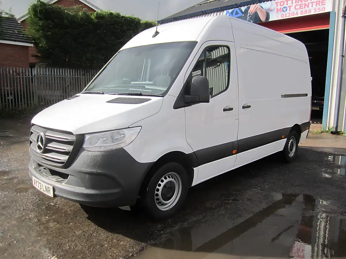 Used 2023 Mercedes-Benz Sprinter 315 Progressive White - Interior and Exterior details 3