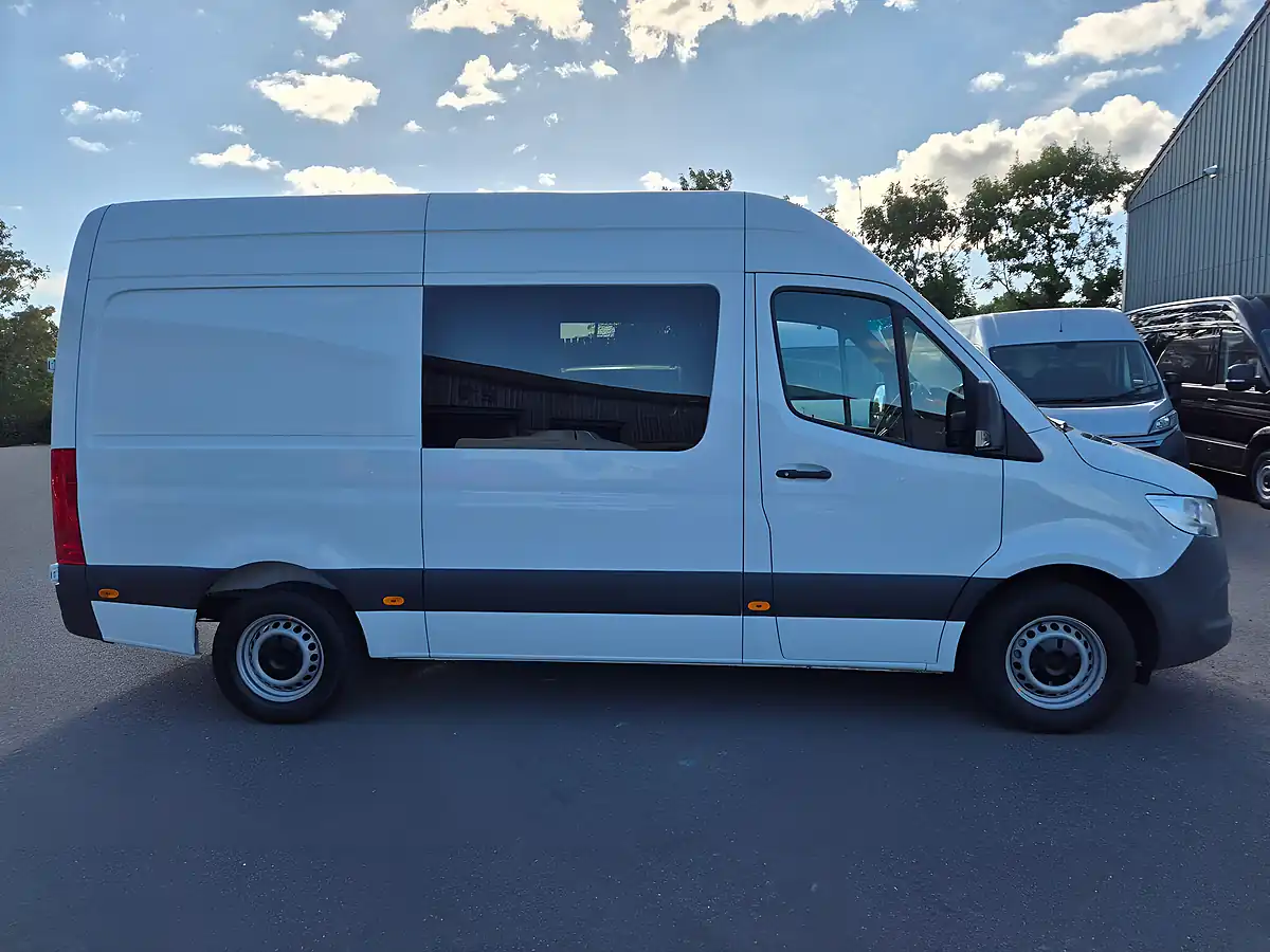 Used 2023 Mercedes-Benz Sprinter Mwb 6seat Combi White - Interior and Exterior details 10