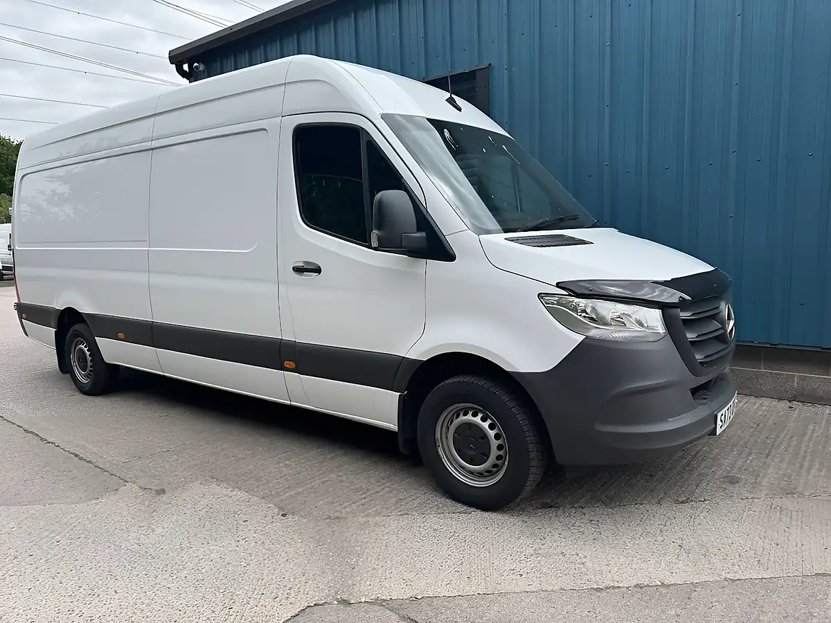 Used 2023 Mercedes-Benz Sprinter Progressive White - Interior and Exterior details 4