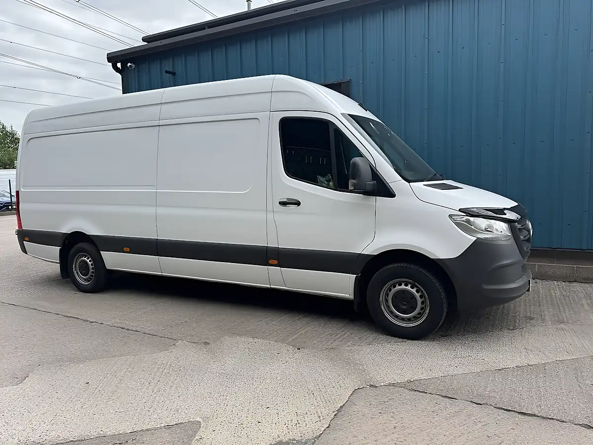Used 2023 Mercedes-Benz Sprinter Progressive White - Interior and Exterior details 5
