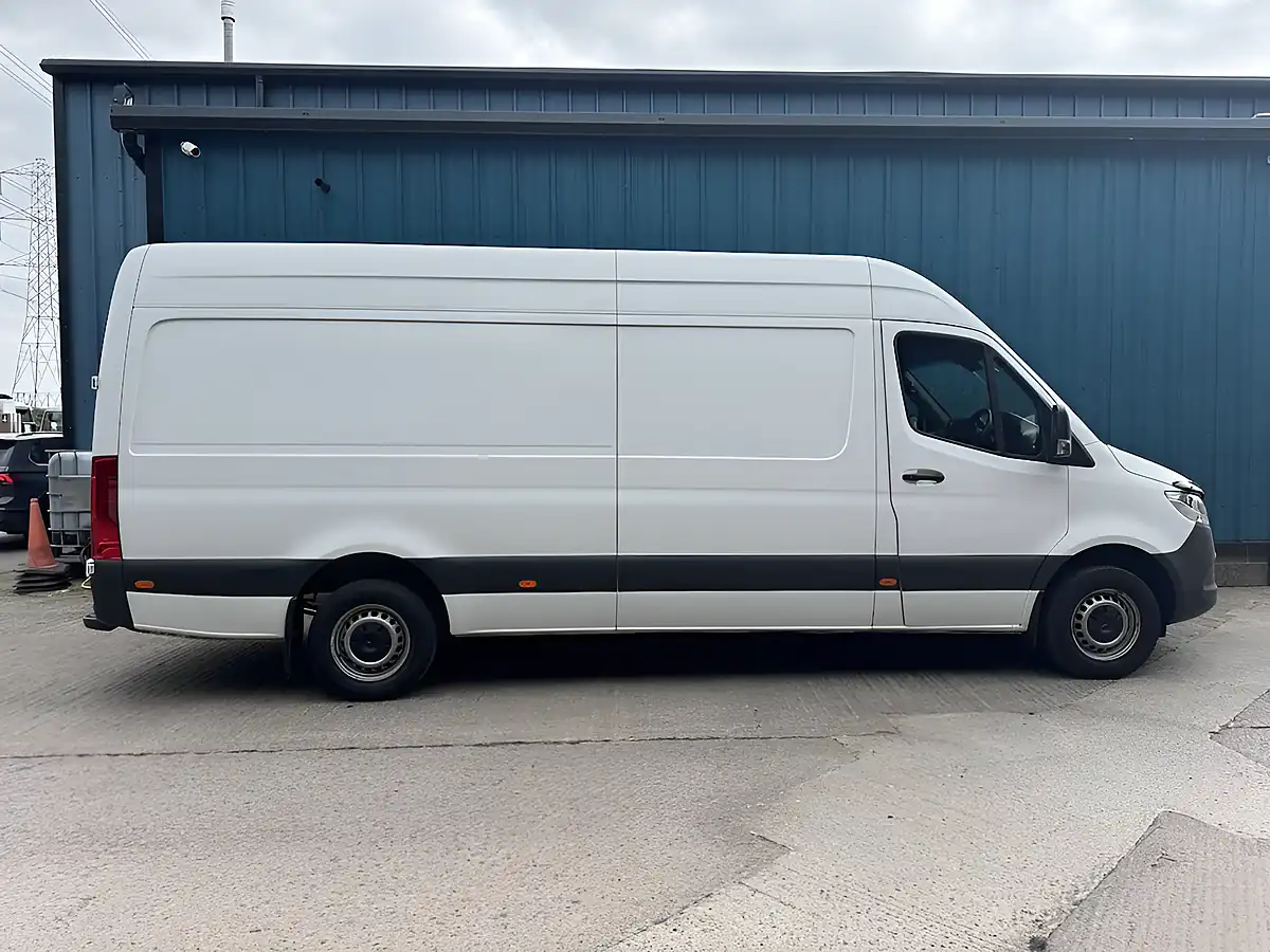 Used 2023 Mercedes-Benz Sprinter Progressive White - Interior and Exterior details 6