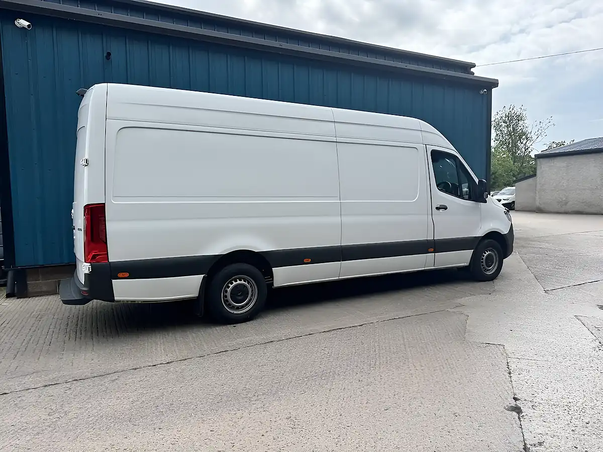 Used 2023 Mercedes-Benz Sprinter Progressive White - Interior and Exterior details 7