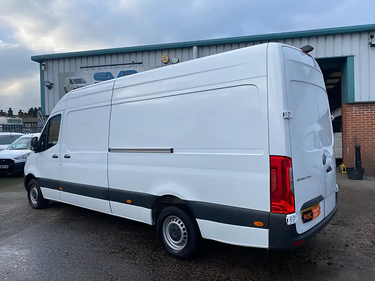 Used 2023 Mercedes-Benz Sprinter Progressive White - Interior and Exterior details 18