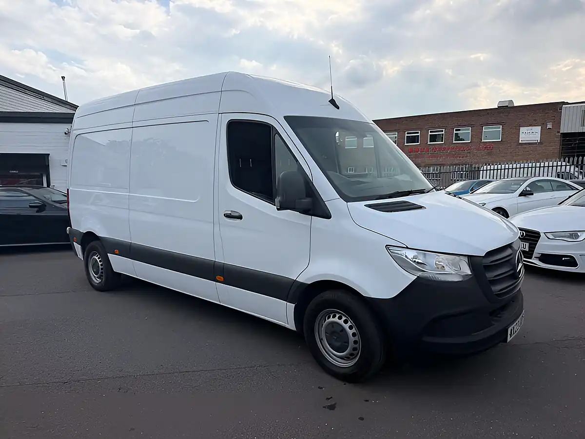 Used 2023 Mercedes-Benz Sprinter Progressive White - Interior and Exterior details 2
