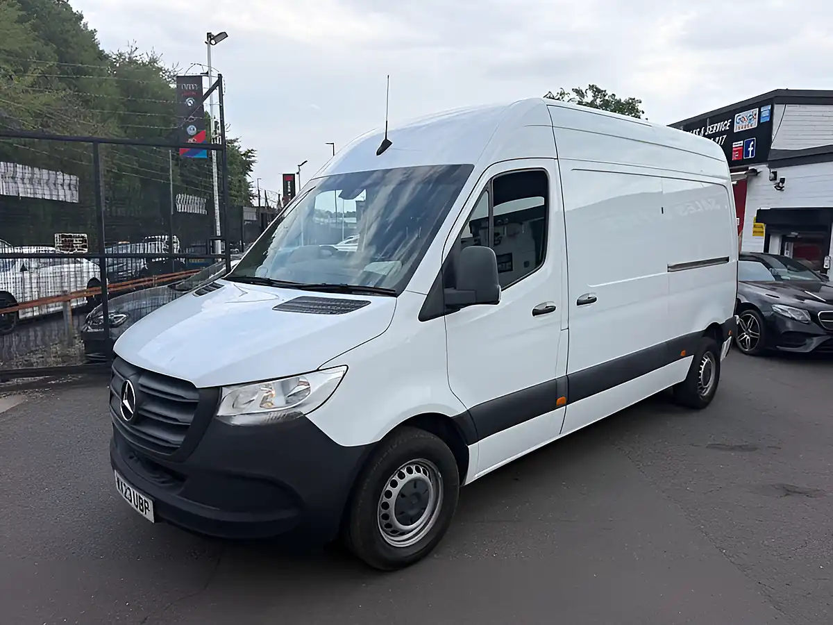 Used 2023 Mercedes-Benz Sprinter Progressive White - Interior and Exterior details 3