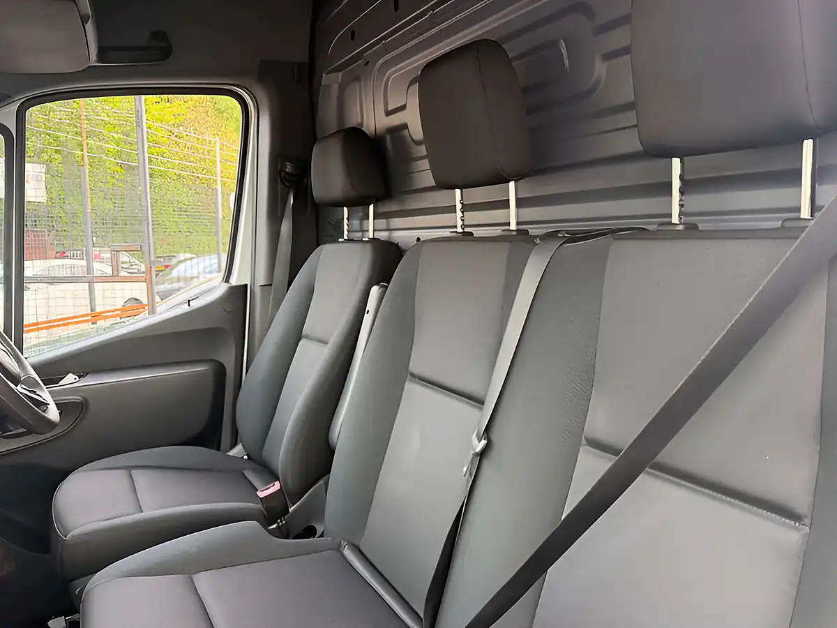 Used 2023 Mercedes-Benz Sprinter Progressive White - Interior and Exterior details 6